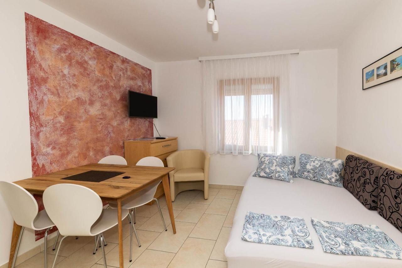 Apartmani Dea Crikvenica Eksteriør billede