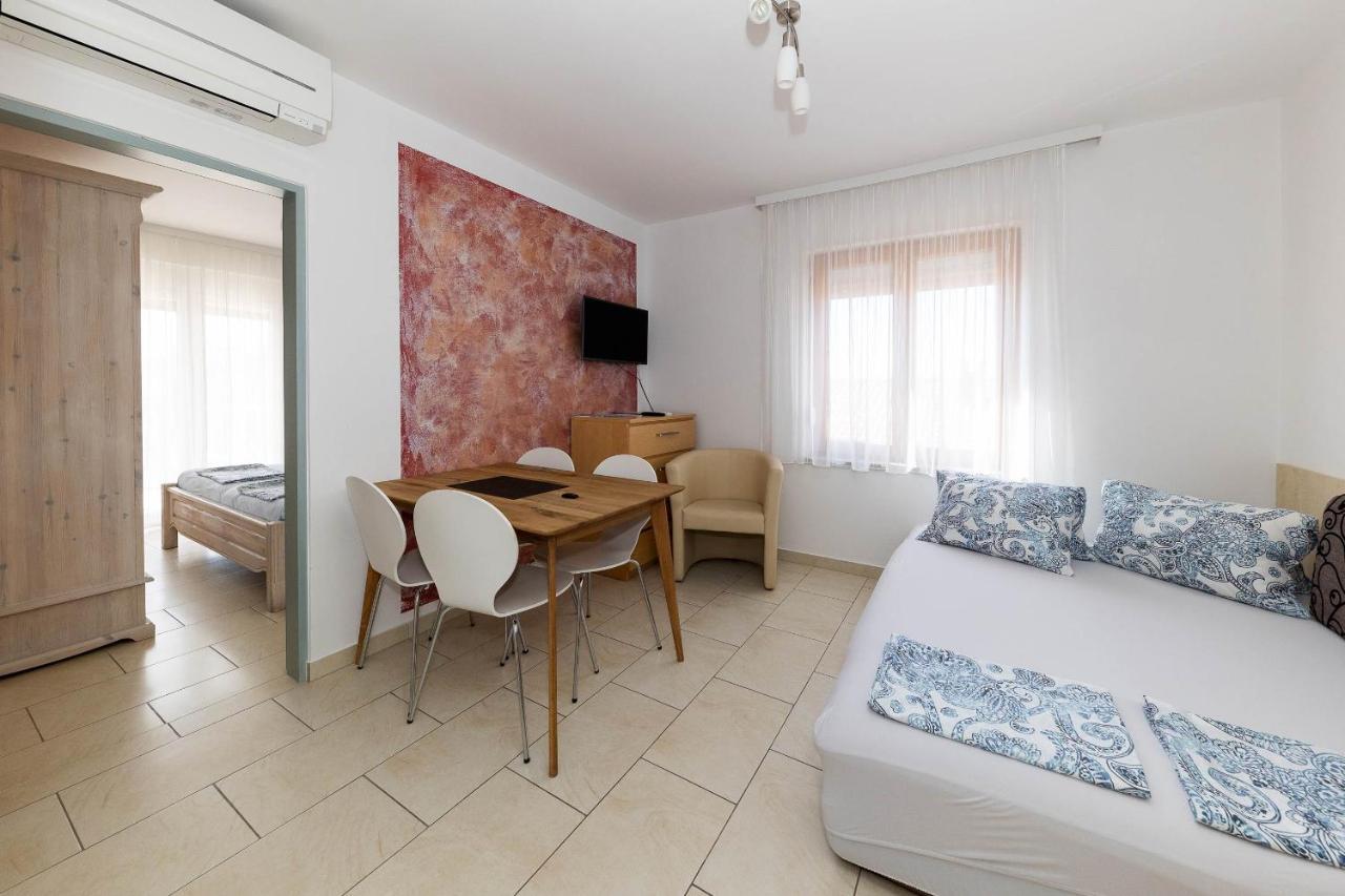Apartmani Dea Crikvenica Eksteriør billede