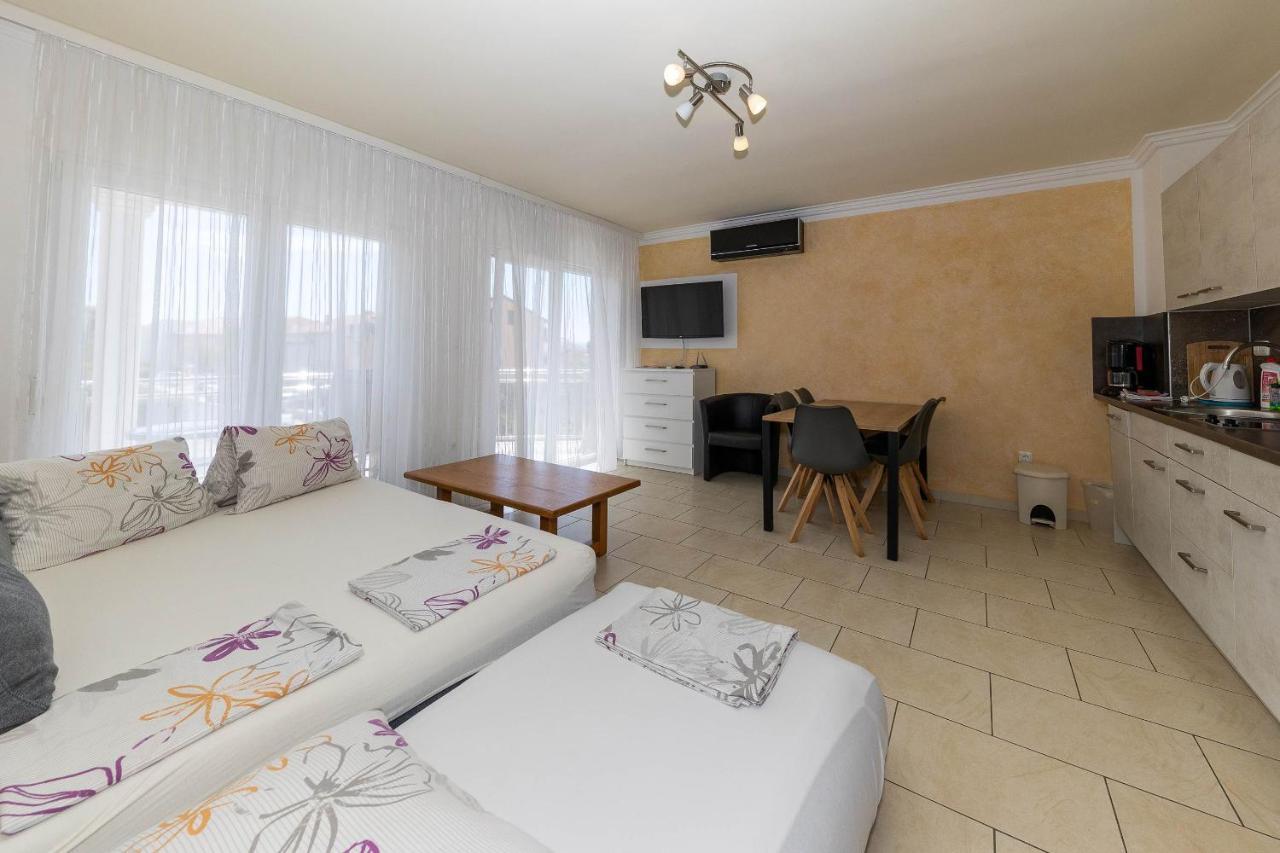 Apartmani Dea Crikvenica Eksteriør billede