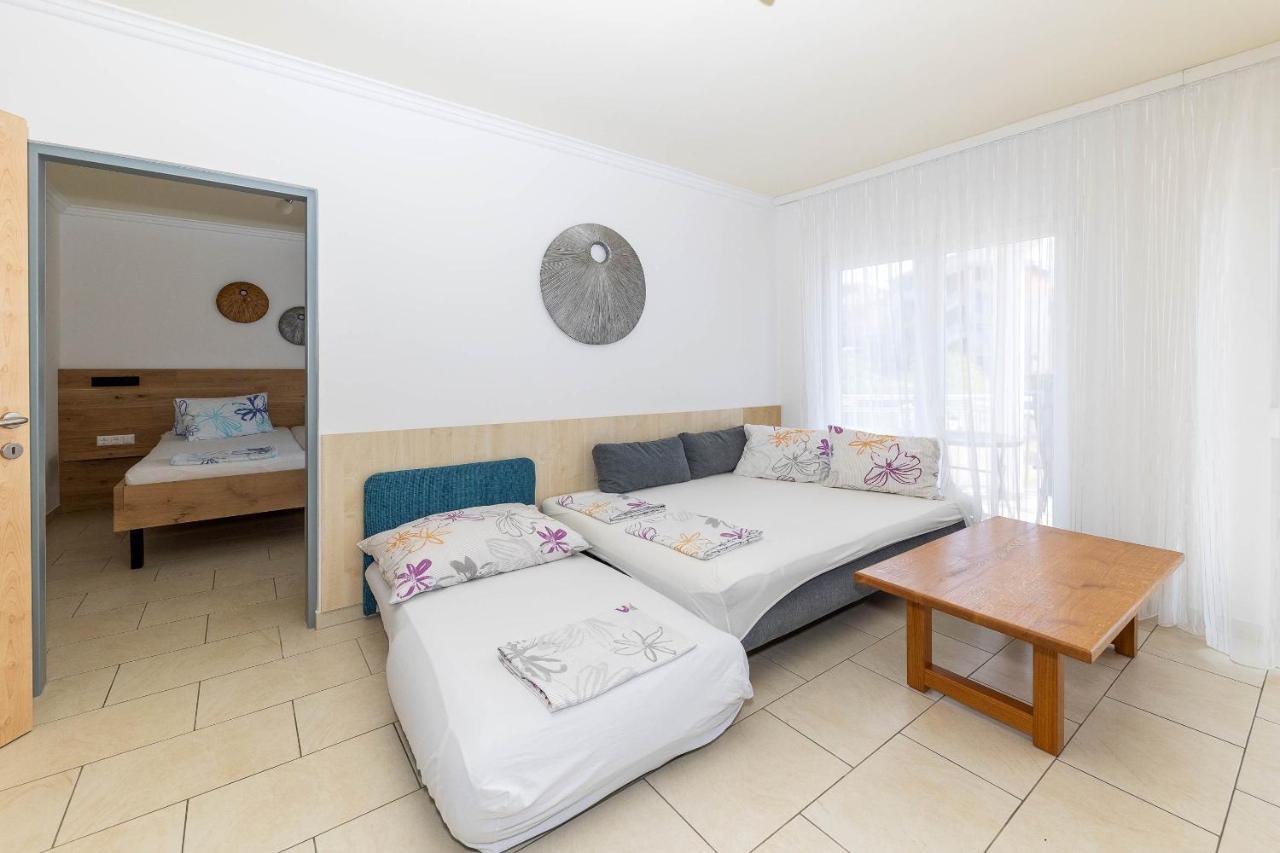 Apartmani Dea Crikvenica Eksteriør billede