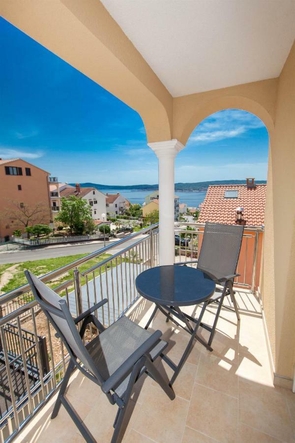 Apartmani Dea Crikvenica Eksteriør billede