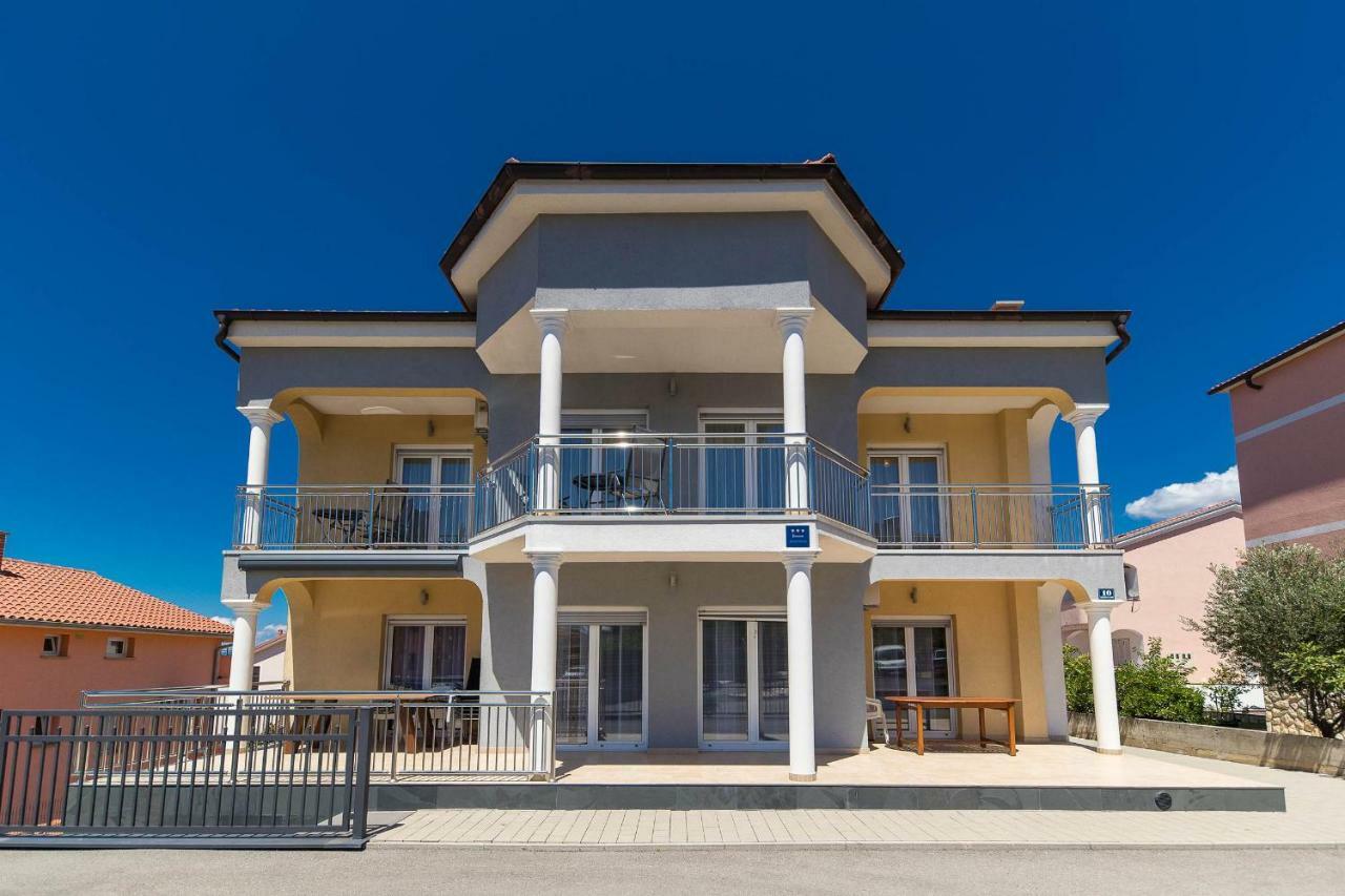 Apartmani Dea Crikvenica Eksteriør billede