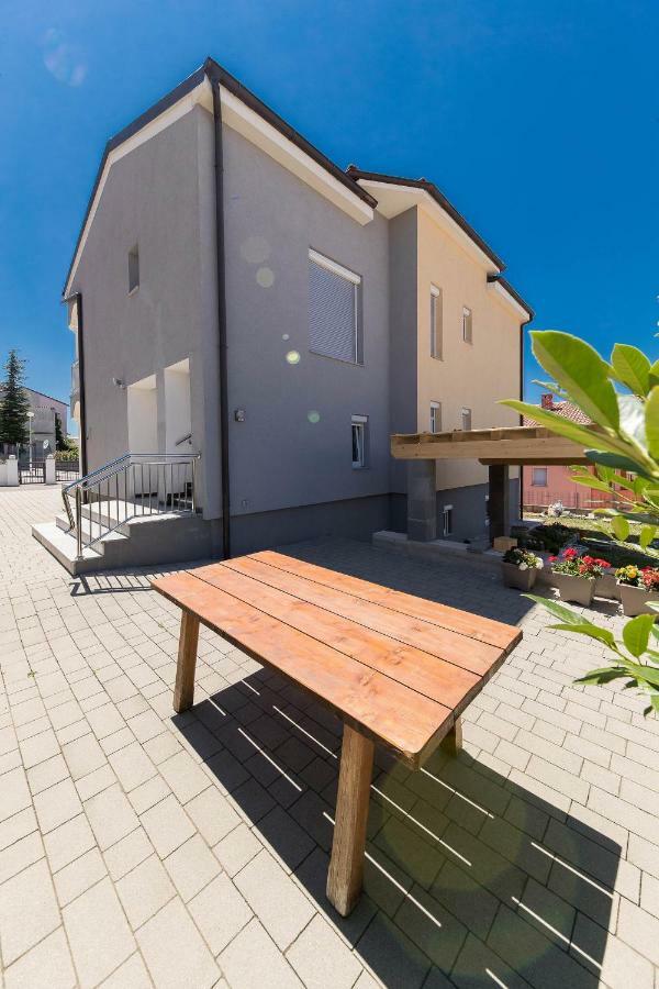 Apartmani Dea Crikvenica Eksteriør billede